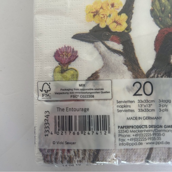 PAPER PRODUCTS DESIGN NAPKINS AND NAPKIN HOLDER NWT - Picture 11 of 14